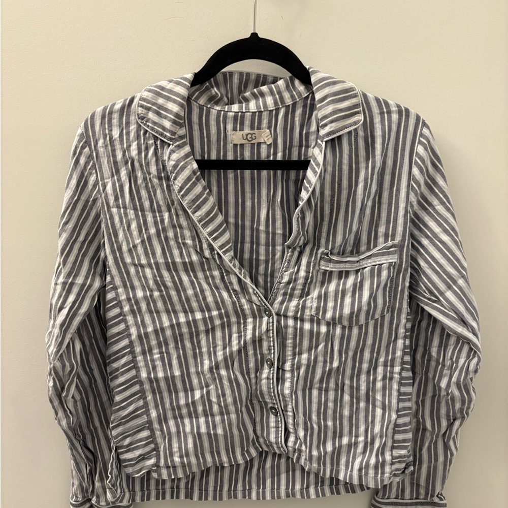 UGG White and Gray Notched Collar Crop Button Down Shirt